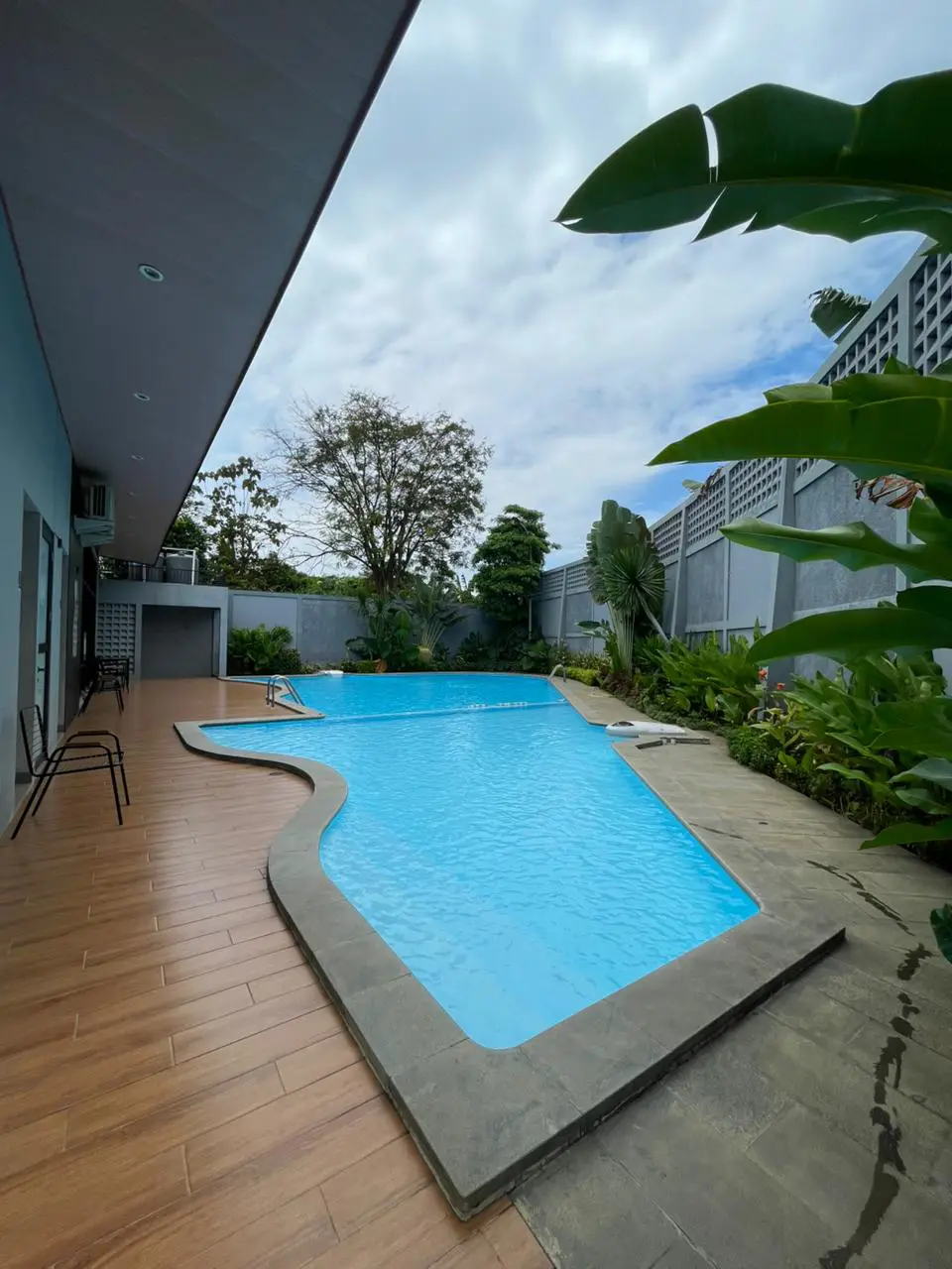 Swimming Pool 4 of 4